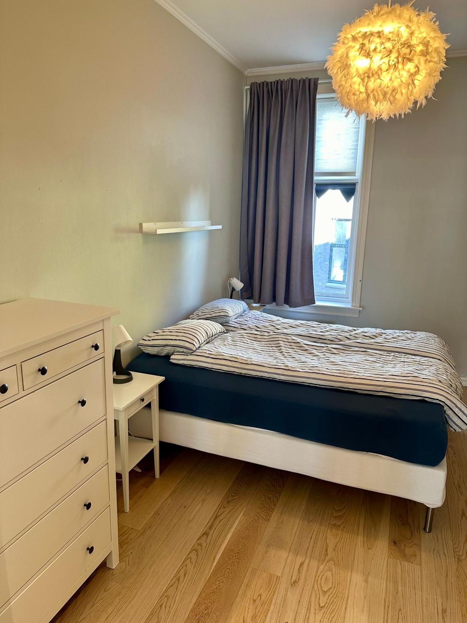 Classical 3 Bedroom, 2 Bath, Minutes From Royal Palace, Main Shopping Street, Restaurants & Downtown Oslo Bagian luar foto